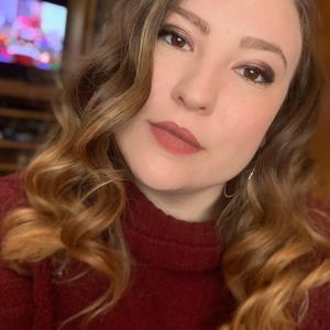 Meet your Posher, Alexandrea